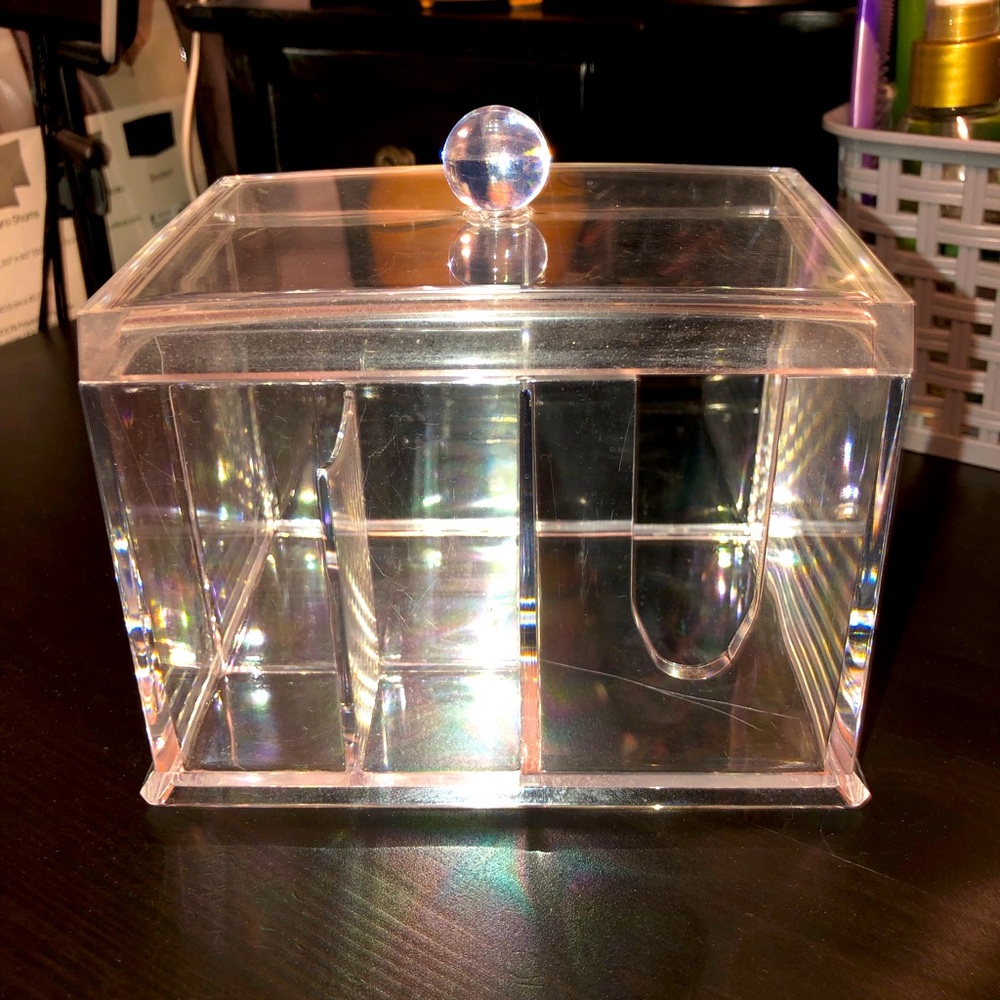4 Section organizer for cotton pad and q tips, barely used ready to buy !!